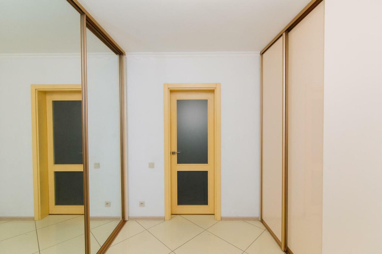 Luxury Studio Apart-Hotel In Centre 2 Room Sumy Bagian luar foto