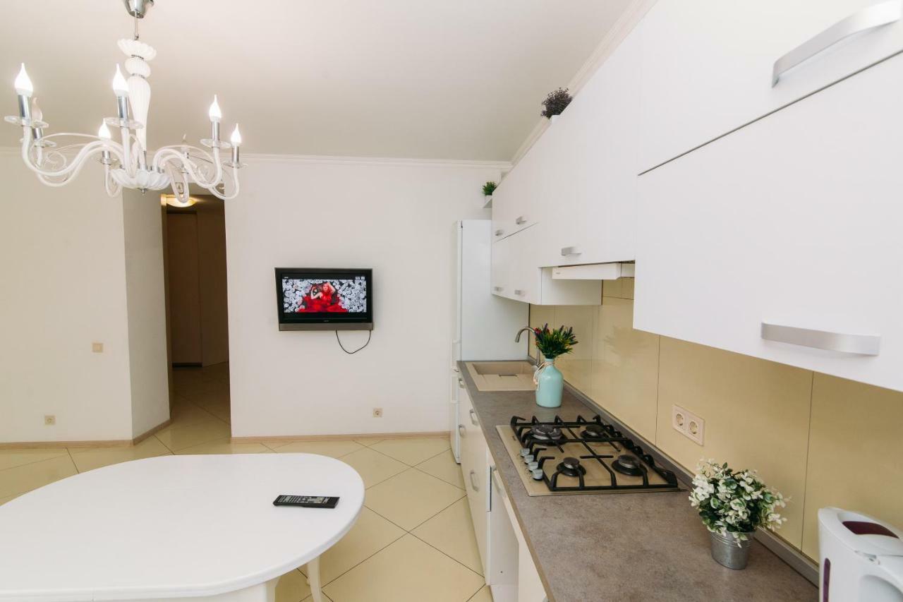 Luxury Studio Apart-Hotel In Centre 2 Room Sumy Bagian luar foto
